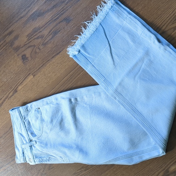 Old Navy Women's Jeans Size 10 Nwot Light Wash - Picture 3 of 3